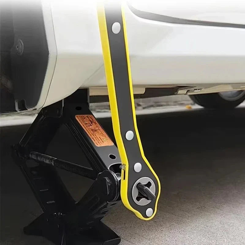 Oil filter wrench – Adjustable ratchet tool gripping an oil filter cap